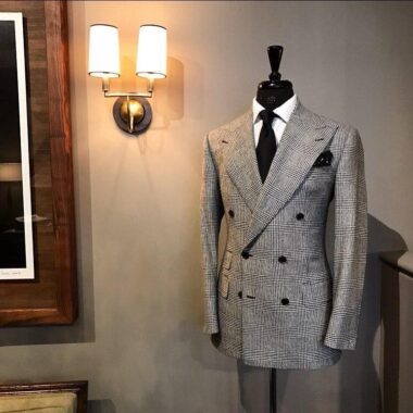 From Fabric to Fit: The Art of Making Bespoke Suits in Dubai